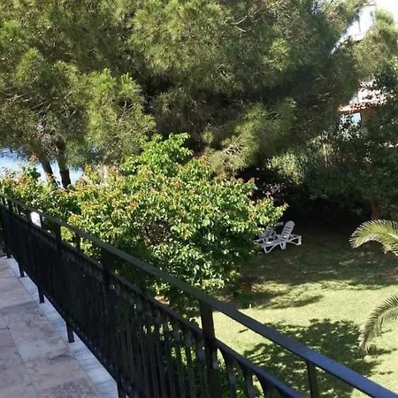 Kantas Apartments